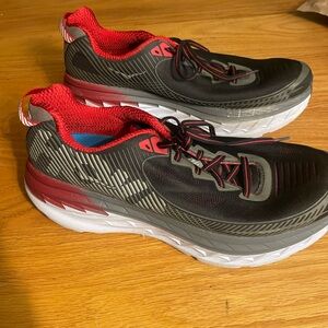 Men’s Hoka. Bondi 5